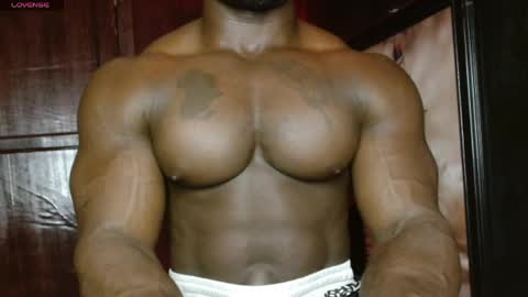 Snapshot of musclegodsammy23 chatting on April 15, 2026, 2:51 am musclegod23 online show from April 15, 2026, 2:51 am