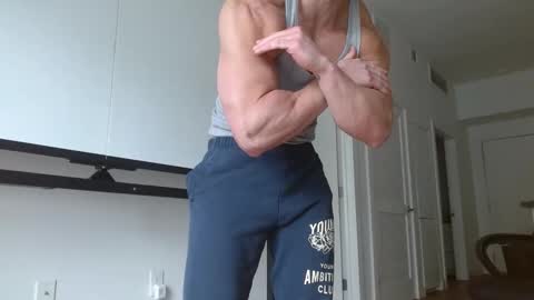 Snapshot of musclegodxx chatting on April 6, 2026, 7:37 pm Musclegodxx online show from April 6, 2026, 7:37 pm