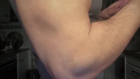 musclehair3 online show from November 14, 2025, 11:35 pm