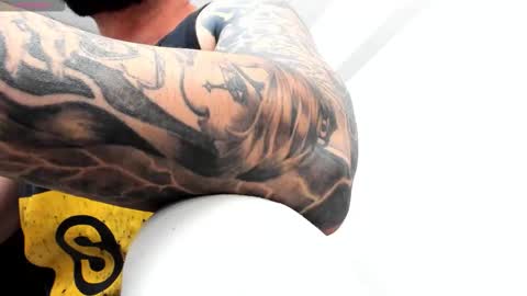 MuscleMonster31 online show from October 13, 2025, 6:57 am