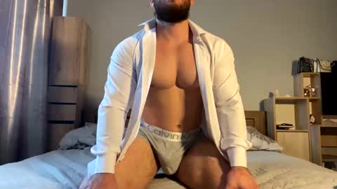 muscularjuggler online show from December 16, 2025, 4:39 am