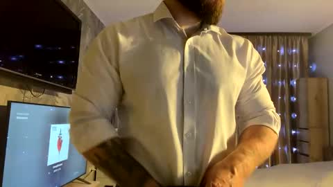 muscularjuggler online show from February 8, 2026, 4:32 pm