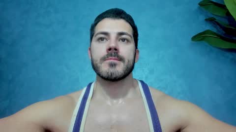 Snapshot of muscularmaster chatting on December 21, 2025, 10:17 pm muscularmaster onlyfans online show from December 21, 2025, 10:17 pm