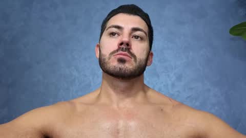 Snapshot of muscularmaster chatting on January 12, 2026, 10:37 pm muscularmaster onlyfans online show from January 12, 2026, 10:37 pm