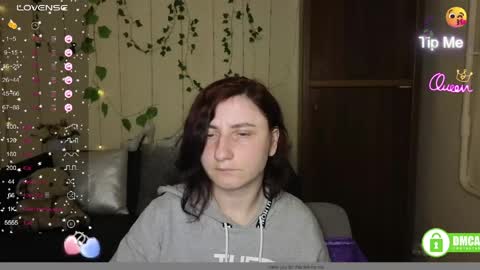 Snapshot of muse_kitty_jenia chatting on April 18, 2026, 6:01 pm Jenya online show from April 18, 2026, 6:01 pm