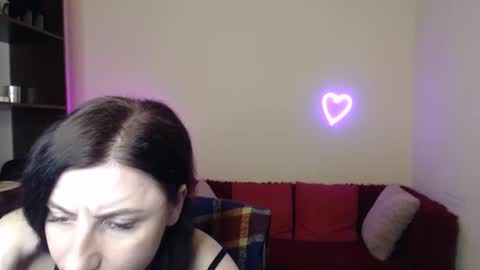 Jeneva online show from December 3, 2025, 6:50 pm