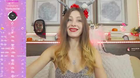 Snapshot of musedollx chatting on October 19, 2025, 7:03 pm Luna online show from October 19, 2025, 7:03 pm