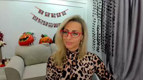 Diana online show from October 19, 2025, 11:44 am