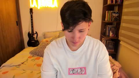 VALENTINA Luna  online show from October 15, 2025, 1:06 am