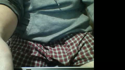 Snapshot of muzicdaddy4200 chatting on February 16, 2026, 5:14 am SubDaddy420 online show from February 16, 2026, 5:14 am