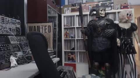 Muziknerd online show from November 15, 2025, 7:49 am