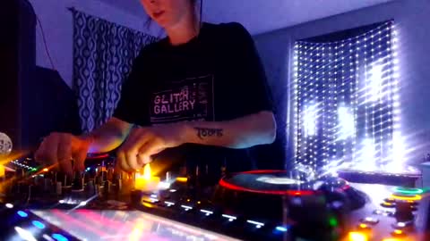 ghost mantis online show from May 1, 2026, 2:38 am