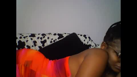 Snapshot of mwana69 chatting on January 15, 2026, 12:26 am mwana69 online show from January 15, 2026, 12:26 am