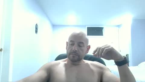 Snapshot of mworlton9 chatting on December 17, 2025, 5:19 pm Maximus online show from December 17, 2025, 5:19 pm