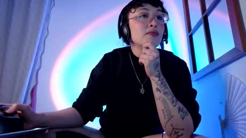 Snapshot of mx_anouk_divine chatting on January 12, 2026, 1:33 am Mx. Anouk Divine online show from January 12, 2026, 1:33 am