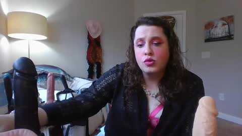 Snapshot of mxsissycharlotte chatting on December 19, 2024, 4:13 pm Mx Charlotte online show from December 19, 2024, 4:13 pm