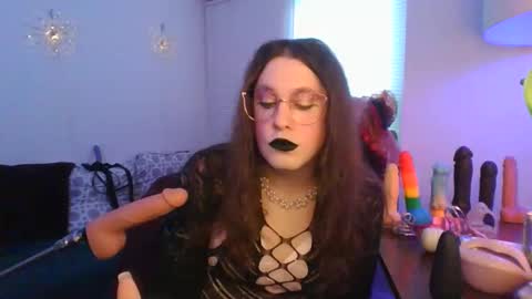 Snapshot of mxsissycharlotte chatting on April 7, 2026, 8:42 pm Mx Charlotte online show from April 7, 2026, 8:42 pm