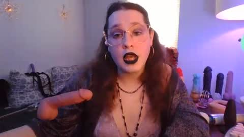 Snapshot of mxsissycharlotte chatting on April 15, 2026, 6:15 pm Mx Charlotte online show from April 15, 2026, 6:15 pm