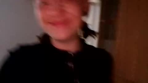     sara      i know you love me xoxox     online show from October 22, 2025, 8:08 pm