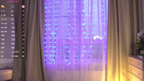 Snapshot of my_little_molly chatting on December 5, 2025, 12:47 pm Molly online show from December 5, 2025, 12:47 pm