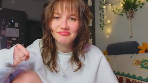 Snapshot of my_parisss chatting on December 18, 2024, 9:14 am  PARIS   online show from December 18, 2024, 9:14 am