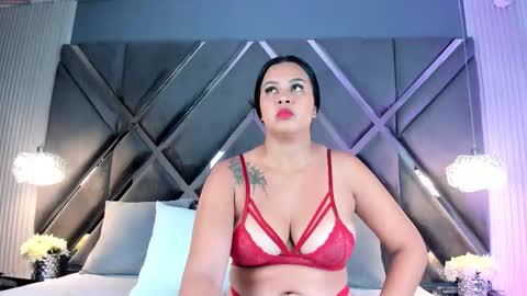 Snapshot of mya_evans chatting on October 22, 2025, 11:32 am Mariana Evans online show from October 22, 2025, 11:32 am