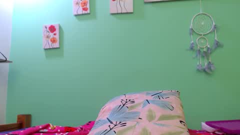 Snapshot of myguardian20angel chatting on November 12, 2025, 7:03 pm Angel Cute online show from November 12, 2025, 7:03 pm