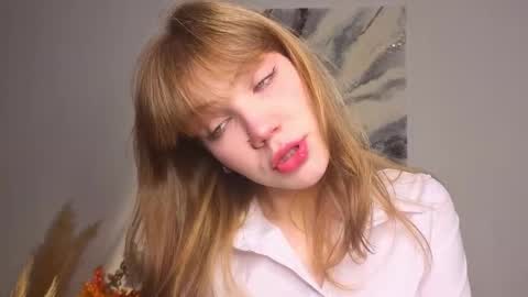 Mira  online show from November 9, 2025, 4:11 am