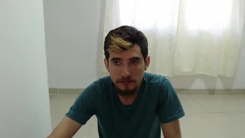 Snapshot of myke_xxx chatting on December 17, 2024, 12:00 pm mike online show from December 17, 2024, 12:00 pm