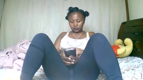 Snapshot of mylindasweet chatting on February 9, 2025, 3:32 am linda online show from February 9, 2025, 3:32 am