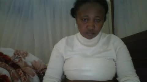 Snapshot of mylindasweet chatting on December 19, 2025, 12:12 pm linda online show from December 19, 2025, 12:12 pm