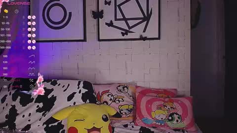 mynameisnikki_ online show from September 15, 2025, 5:07 am
