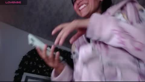 Snapshot of myomi_nix chatting on December 15, 2025, 3:00 am myomi online show from December 15, 2025, 3:00 am