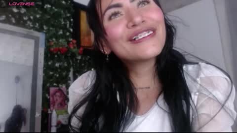 Snapshot of myomi_nix chatting on December 18, 2025, 12:17 am myomi online show from December 18, 2025, 12:17 am