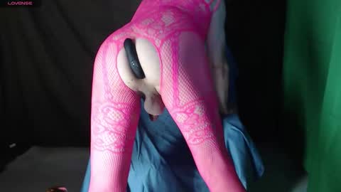 myshell420 online show from November 30, 2025, 8:07 am