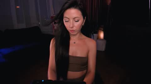 Snapshot of mysstica chatting on November 7, 2025, 12:10 am Maria online show from November 7, 2025, 12:10 am