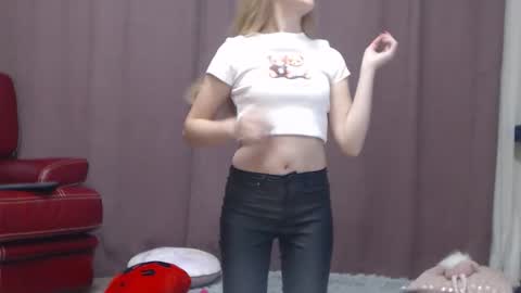 Mystery Girl online show from October 29, 2025, 5:04 pm