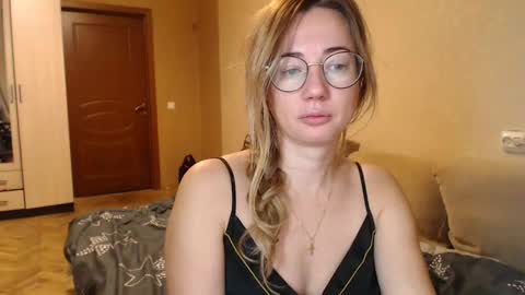 Snapshot of mystiquemaya chatting on December 28, 2024, 3:37 am Maya online show from December 28, 2024, 3:37 am