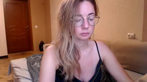 Snapshot of mystiquemaya chatting on December 28, 2024, 8:26 am Maya online show from December 28, 2024, 8:26 am