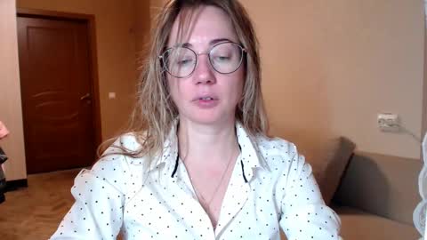 Snapshot of mystiquemaya chatting on December 31, 2024, 4:46 pm Maya online show from December 31, 2024, 4:46 pm