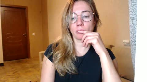 Snapshot of mystiquemaya chatting on January 10, 2025, 4:09 pm Maya online show from January 10, 2025, 4:09 pm