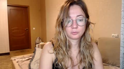 Snapshot of mystiquemaya chatting on January 23, 2025, 3:26 am Maya online show from January 23, 2025, 3:26 am