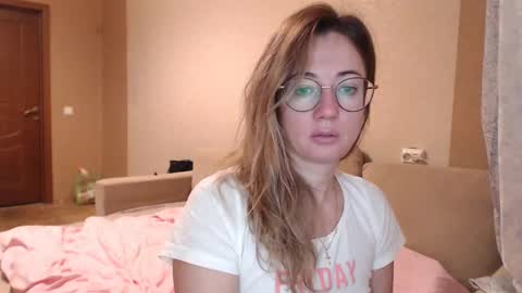 Snapshot of mystiquemaya chatting on February 12, 2025, 3:40 am Maya online show from February 12, 2025, 3:40 am