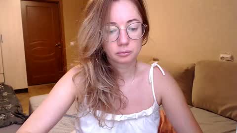 Snapshot of mystiquemaya chatting on March 12, 2025, 5:24 am Maya online show from March 12, 2025, 5:24 am