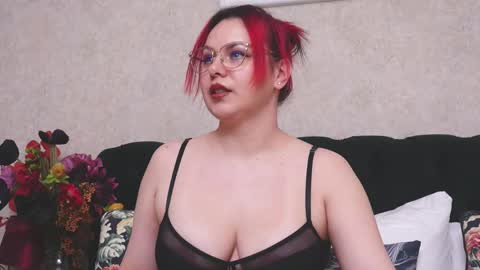 Snapshot of mystiquerosee chatting on April 18, 2026, 7:51 pm MystiqueRosee online show from April 18, 2026, 7:51 pm