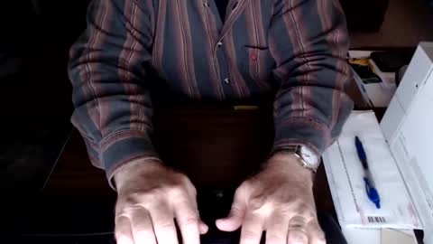 Snapshot of mytimeyourtimeourtime chatting on October 27, 2025, 8:24 pm ItsTime online show from October 27, 2025, 8:24 pm