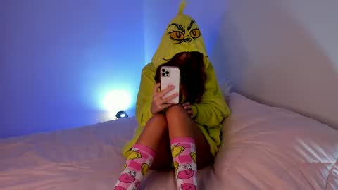 Snapshot of n1rvanamoon chatting on December 5, 2025, 3:37 am n1rvanamoon online show from December 5, 2025, 3:37 am