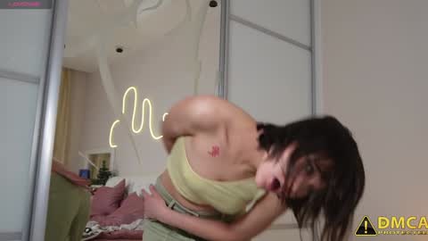 Snapshot of na__na chatting on January 27, 2025, 12:37 pm Sonmi online show from January 27, 2025, 12:37 pm