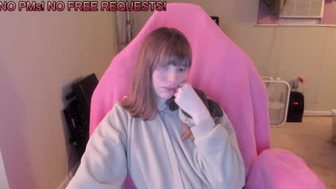 Snapshot of nacmar chatting on December 4, 2024, 10:02 am Natalie Marlo online show from December 4, 2024, 10:02 am