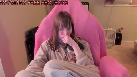Snapshot of nacmar chatting on January 14, 2025, 8:31 am Natalie Marlo online show from January 14, 2025, 8:31 am